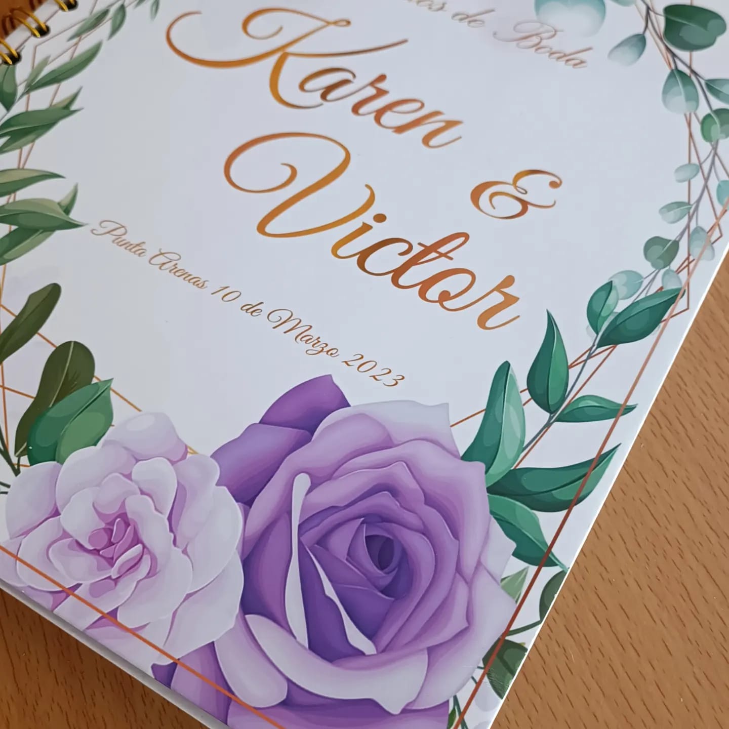Libro de recuerdo y firmas para eventos en Punta Arenas - Detalle 1